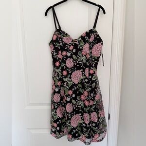 NWT Floral Embroidered Mesh Fit & Flare Dress - GUESS - Size 10